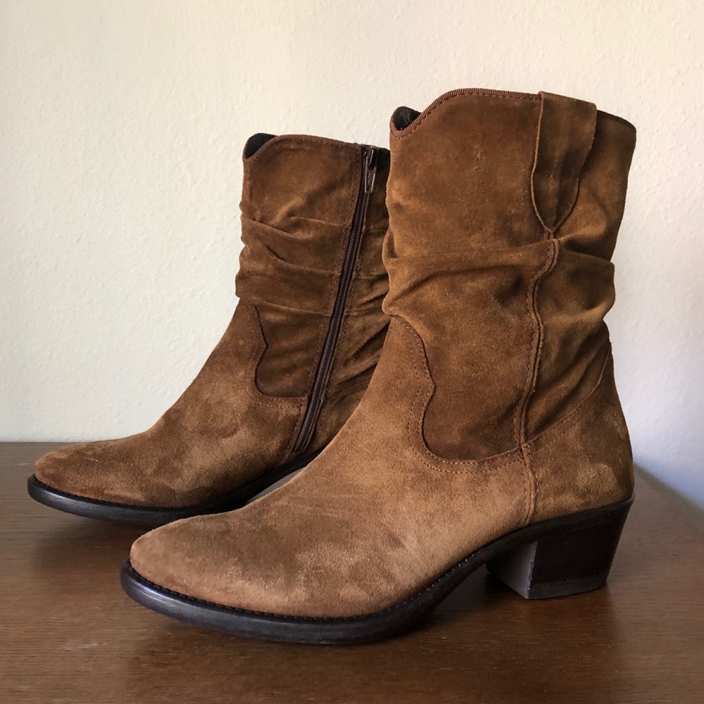 Botticelli Rushed Suede Leather ankle Boots